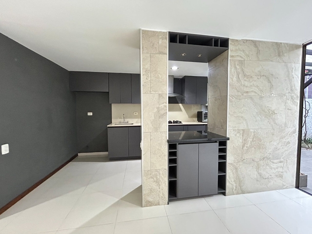 CASA EN ARRIENDO UBICADA EN ENVIGADO SECTOR CUMBRES