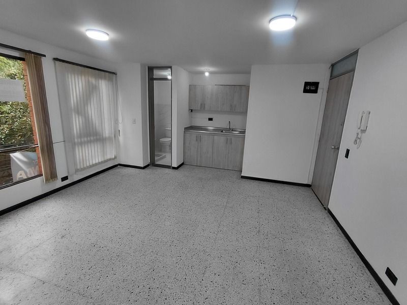 Oficina en arriendo ubicada en Medellín, sector Estadio