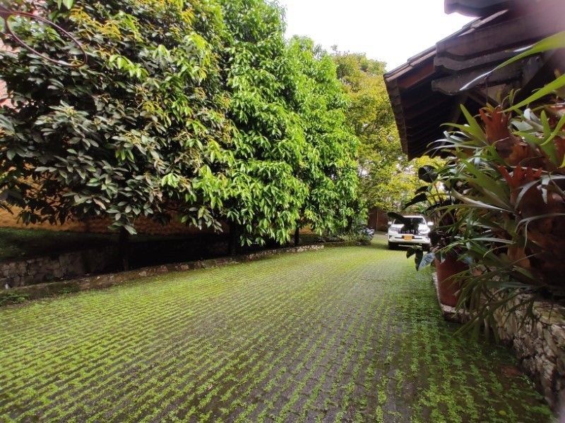 Casa en arriendo ubicada en Envigado, sector Loma del Escobero