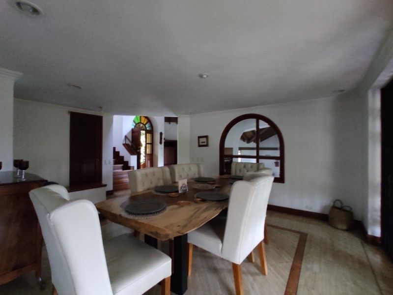 Casa en arriendo ubicada en Envigado, sector Loma del Escobero