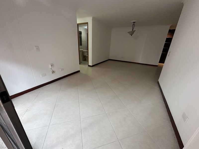 Apartamento en arriendo ubicado en Envigado, sector Jardines