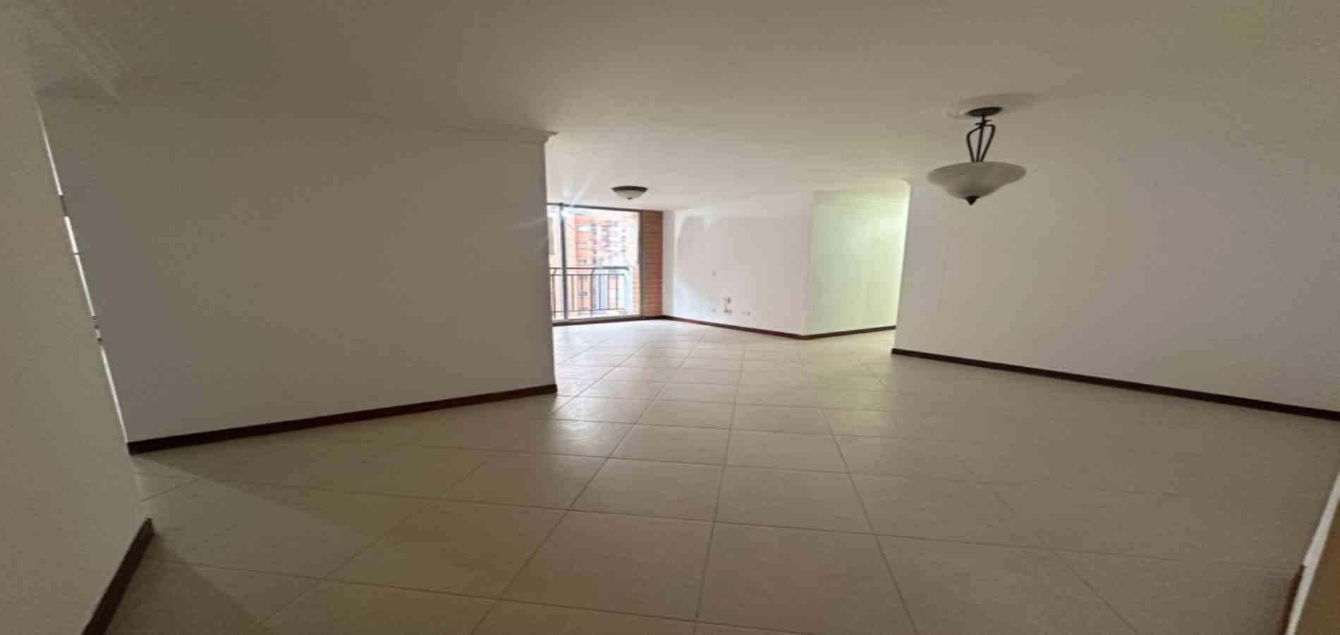 Apartamento en arriendo ubicado en Envigado, sector Jardines
