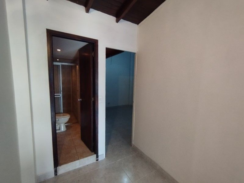 Oficina en arriendo ubicada en Medellín, sector Florida Nueva