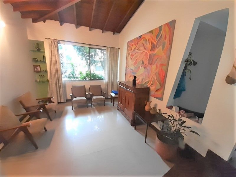 Casa en arriendo ubicada en Medellín, sector Las Castellana