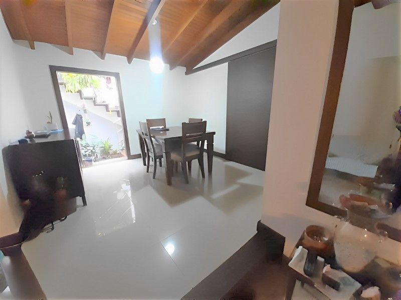 Casa en arriendo ubicada en Medellín, sector Las Castellana