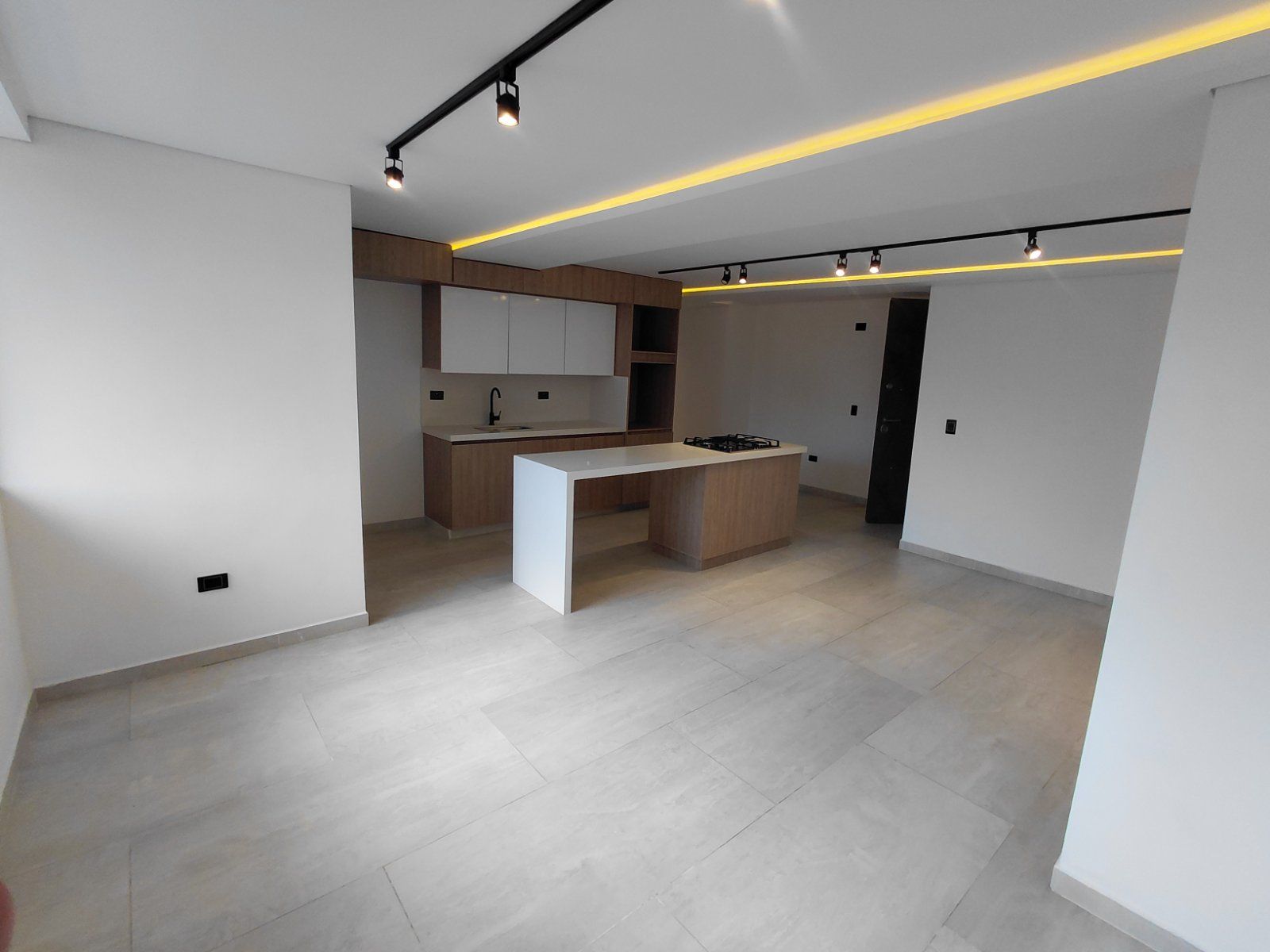 APARTAMENTO AMOBLADO EN ARRIENDO UBICADO EN MEDELLIN SECTOR UNICENTRO