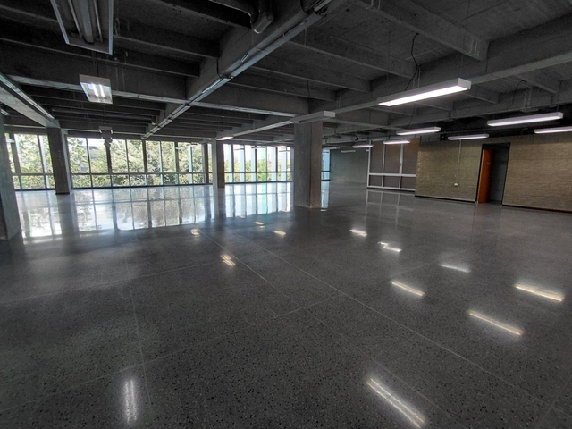 OFICINA EN ARRIENDO UBICADO EN MEDELLIN SECTOR GUAYABAL