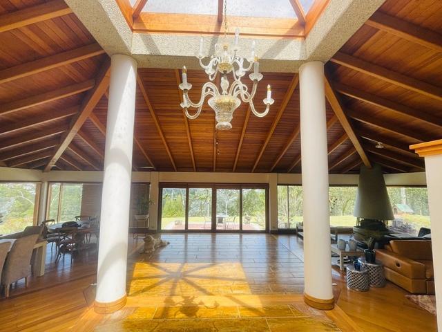 CASA EN VENTA UBICADA EN ENVIGADO SECTOR ESCOBERO