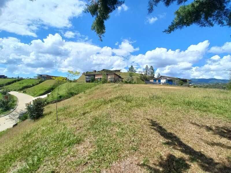 Lote en venta ubicado en El Retiro, sector Pantanillo