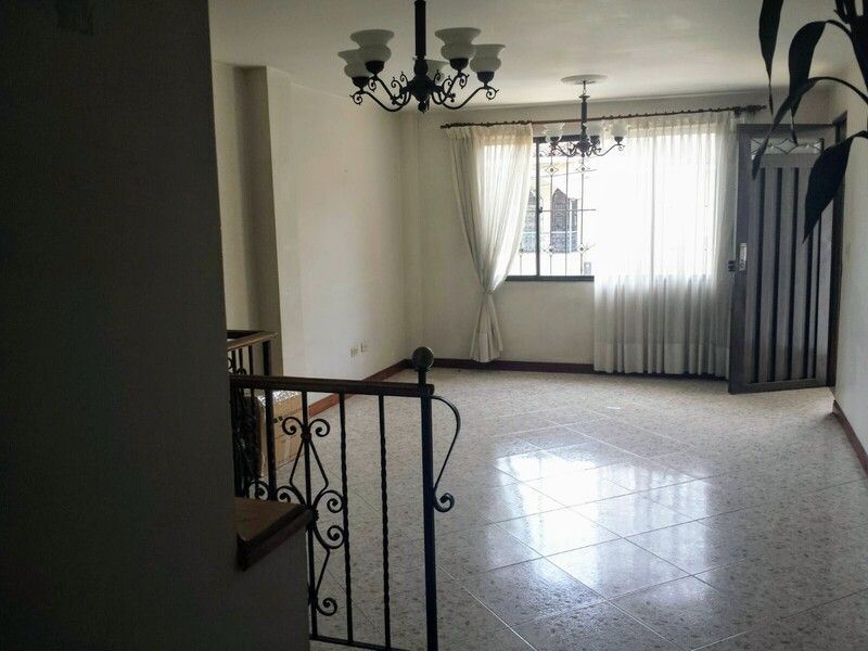 Casa en venta ubicada en Medellín, sector Santa Monica 2
