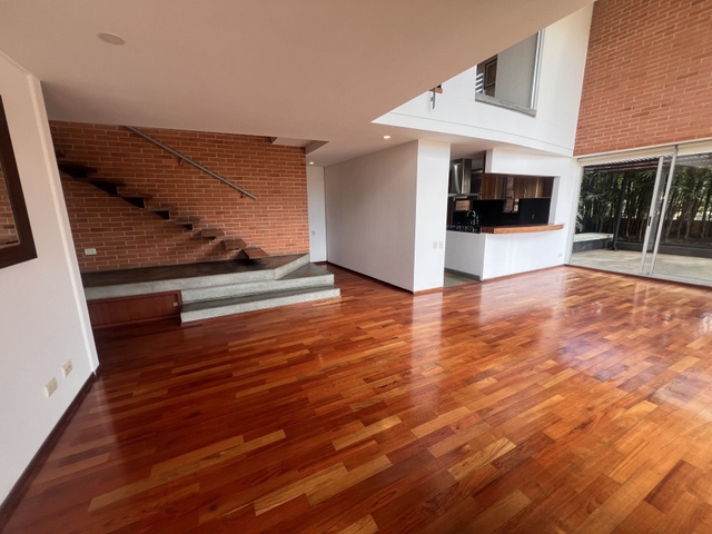 APARTAMENTO EN ARRIENDO UBICADO EN EL POBLADO SECTOR EL TESORO