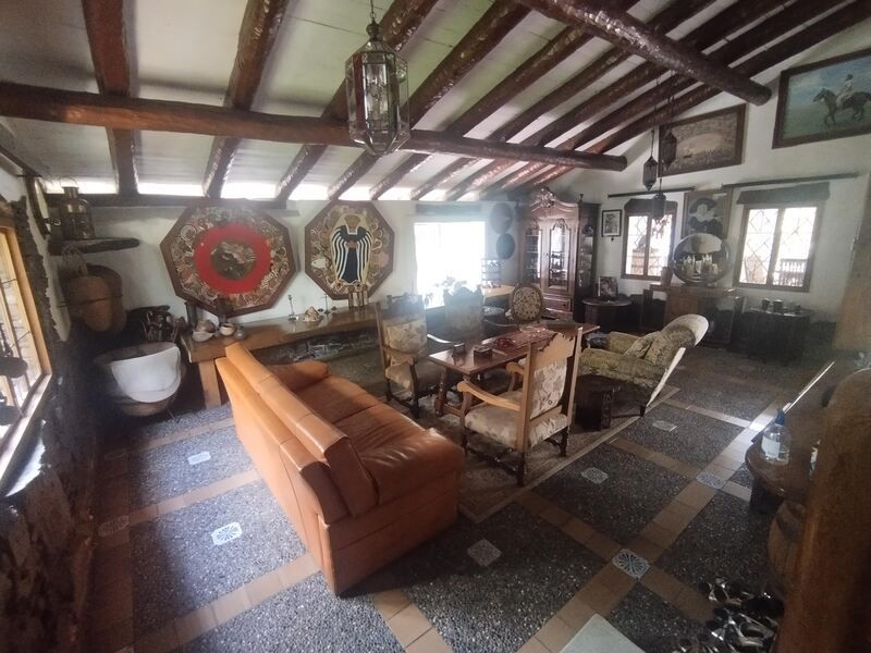 Casa en venta ubicada en Medellín, sector Aguacatala
