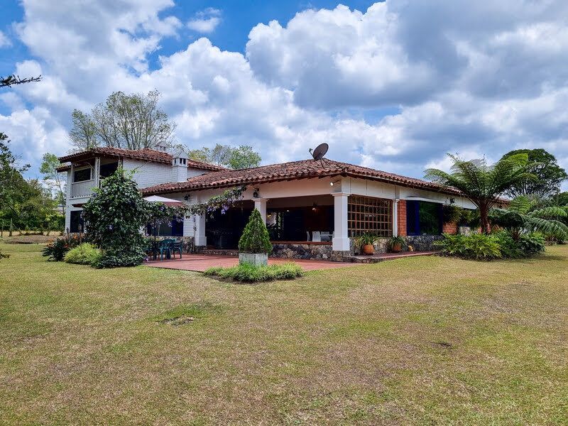 Casa en arriendo ubicada en Rionegro, sector Llanogrande