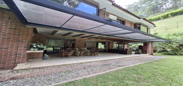 Casa en venta ubicada en Medellín, sector Altos del Poblado
