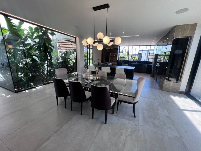 Casa en arriendo ubicada en Rionegro, sector Llanogrande