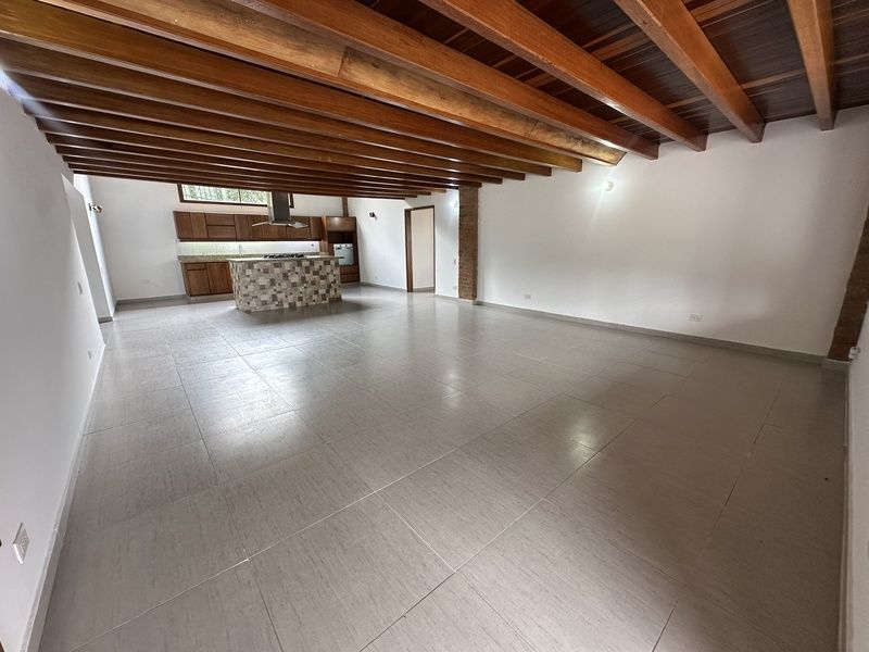 Casa en arriendo ubicada en Envigado, sector Las Antillas