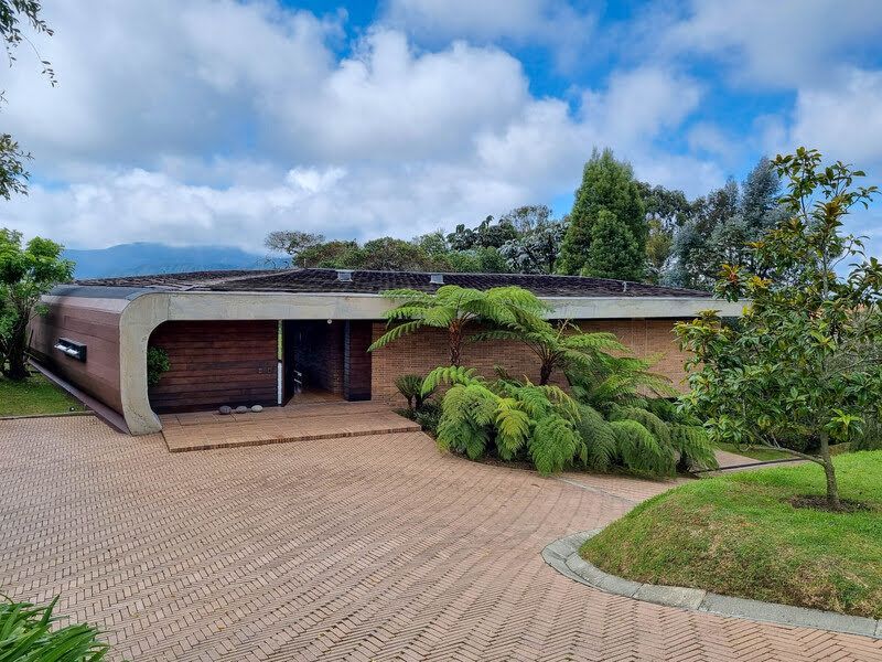 Casa en venta ubicada en Envigado, sector Alto de las Palmas