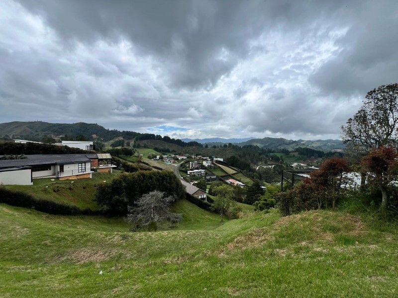 Lote en venta ubicado en El Retiro, sector Villas del Campo