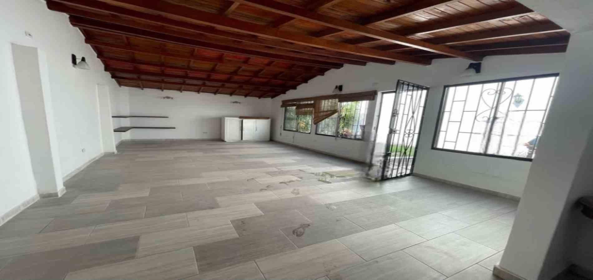 Apartamento en arriendo ubicado en Medellín, sector Laureles