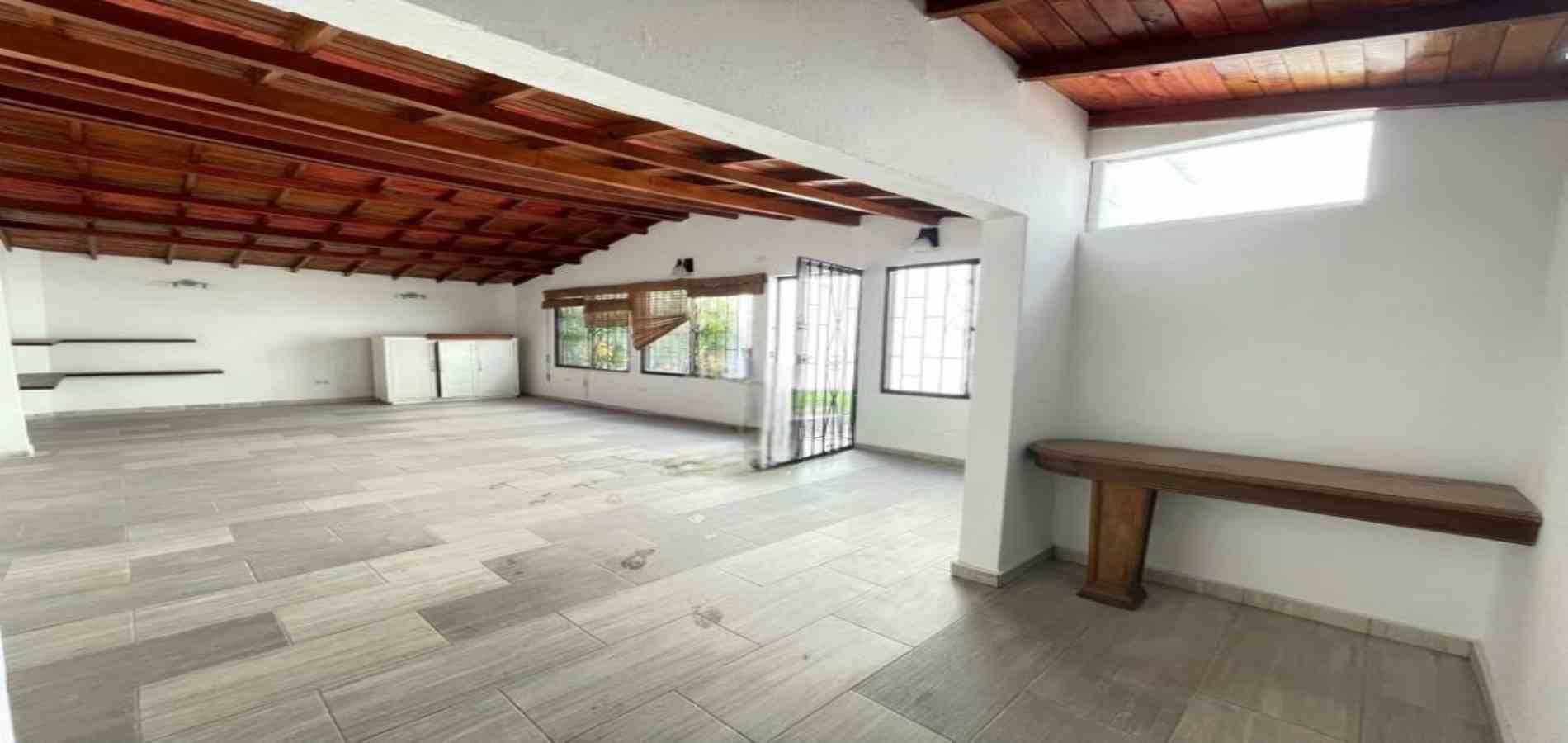 Apartamento en arriendo ubicado en Medellín, sector Laureles