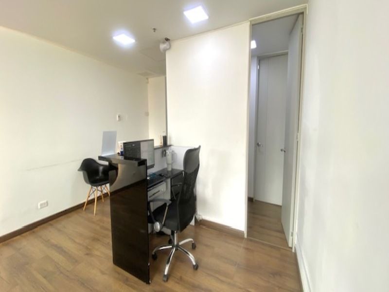 Oficina en venta ubicada en Envigado, sector Las Vegas