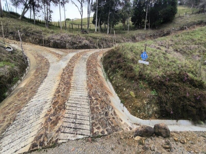 Lote en venta ubicado en Medellín, sector Vereda la Honda