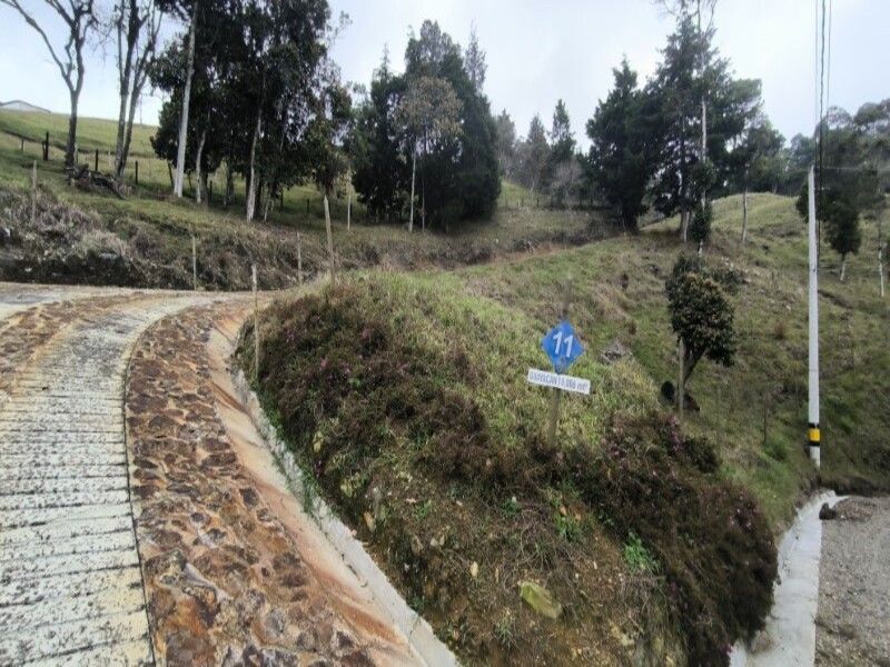 Lote en venta ubicado en Medellín, sector Vereda la Honda