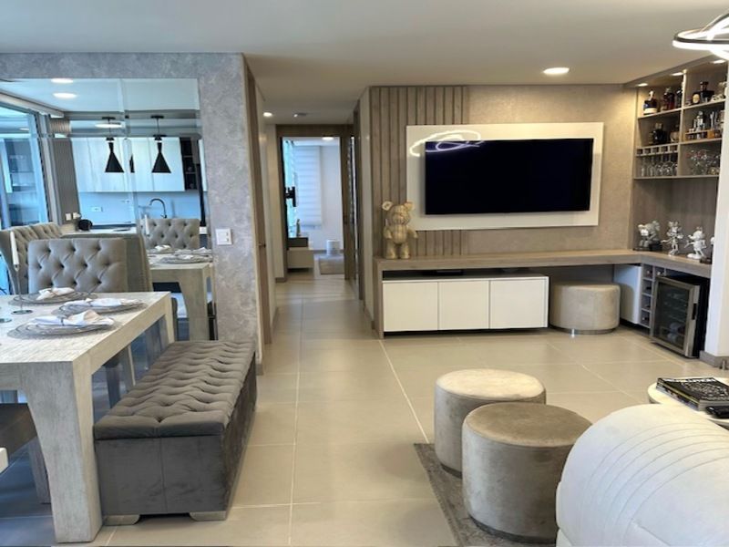 Apartamento en venta ubicado en Envigado, sector Loma de los Mesa