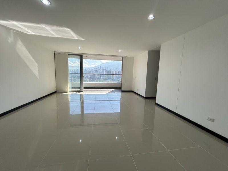 APARTAMENTO EN ARRIENDO UBICADO EN ENVIGADO SECTOR LOMA DE LAS BRUJAS