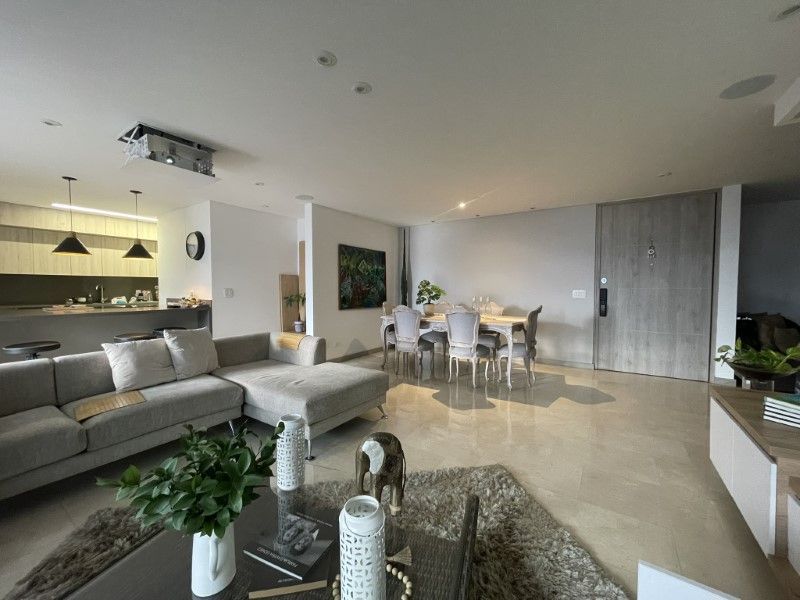 Apartamento en venta ubicado en Envigado, sector Loma de los Mesa