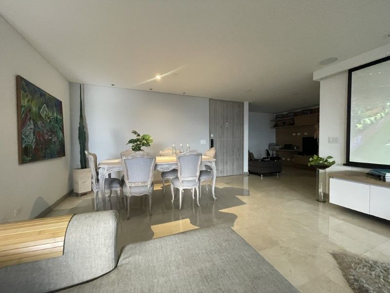 Apartamento en venta ubicado en Envigado, sector Loma de los Mesa