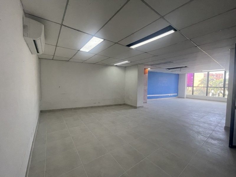 Oficina en arriendo ubicada en Medellín, sector Avenida Nutibara