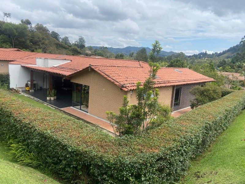 Casa en venta ubicada en El Retiro, sector La Fe