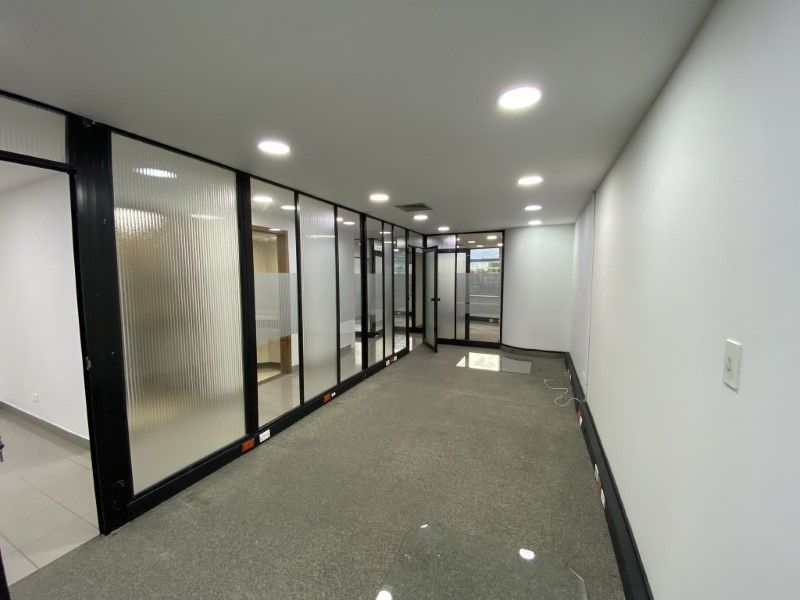 Oficina en arriendo ubicada en Medellín, sector Milla de Oro