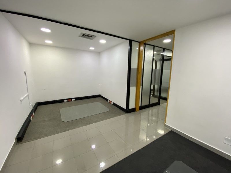 Oficina en arriendo ubicada en Medellín, sector Milla de Oro