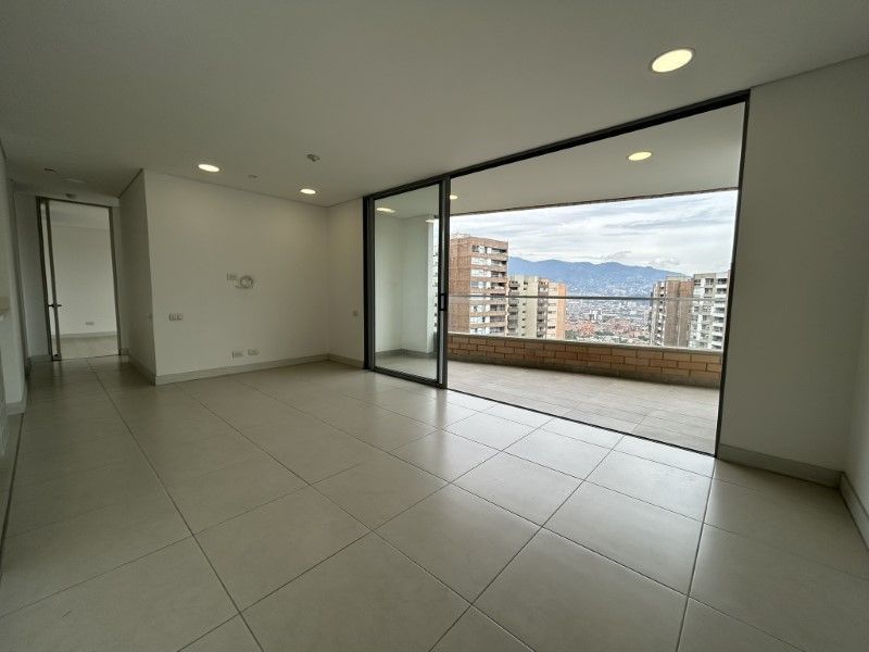 Apartamento en arriendo ubicado en Envigado, sector Loma del Chocho