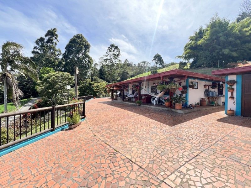Finca en venta ubicada en Rionegro, sector Sajonia