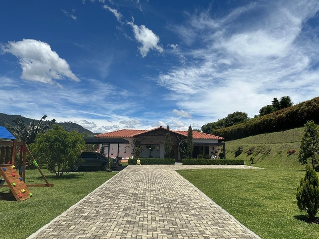 Casa en venta ubicada en La Ceja, sector El Yarumo