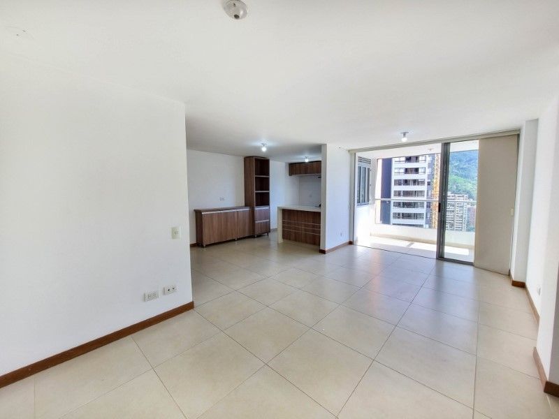Apartamento en venta ubicado en Envigado, sector Loma de las Brujas