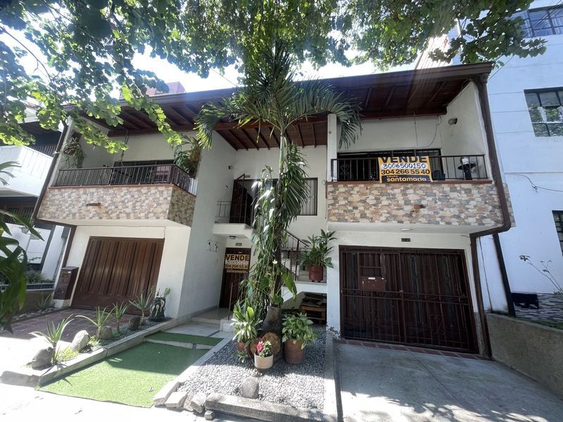 Casa en venta ubicada en Medellín, sector Laureles