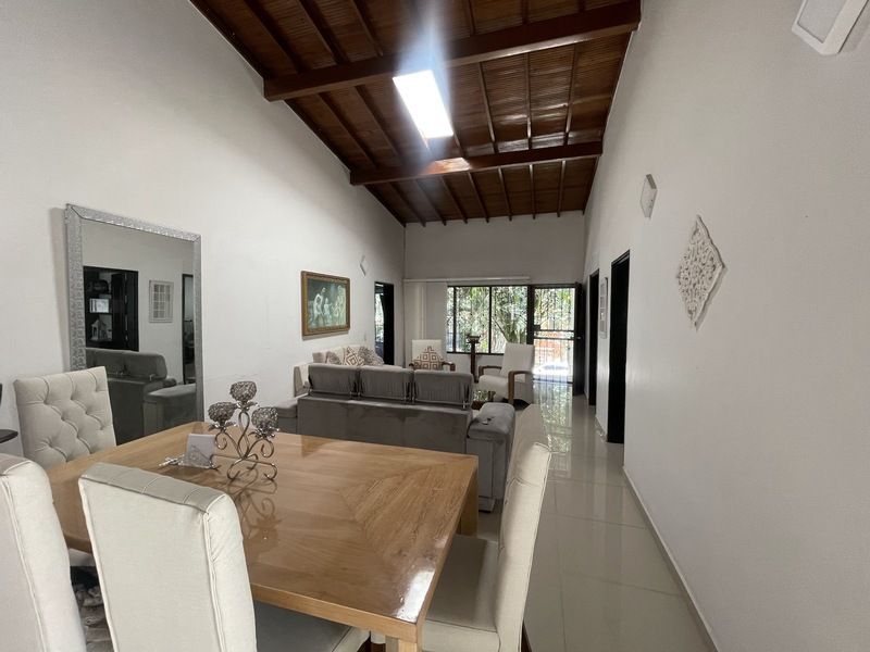 Casa en venta ubicada en Medellín, sector Laureles
