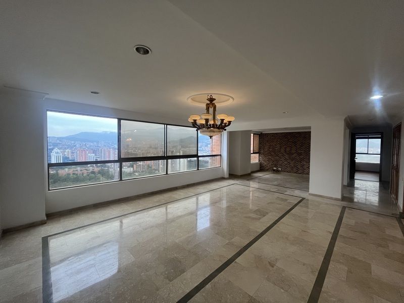 Apartamento en arriendo ubicado en Medellín, sector Los Balsos