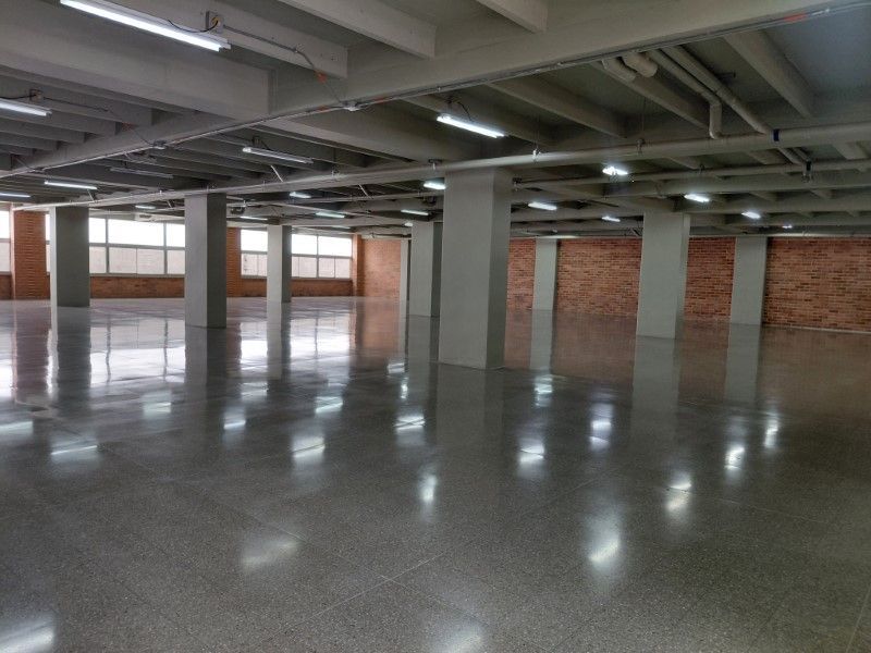 Oficina en arriendo ubicada en Medellín, sector Guayabal