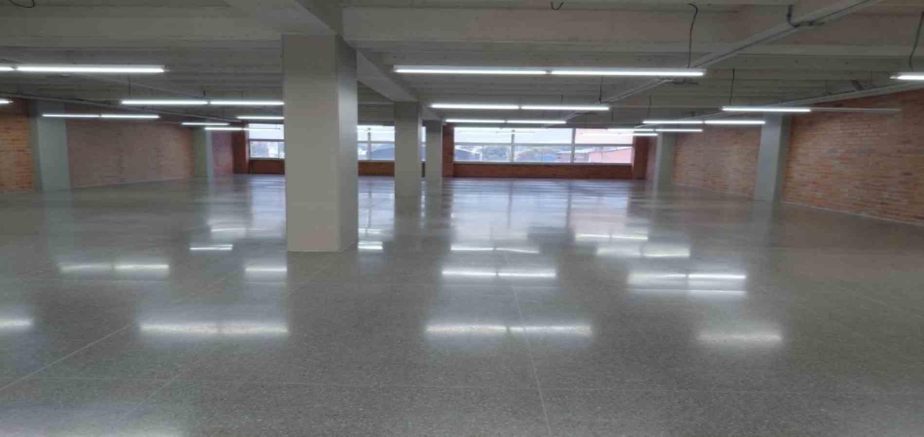 Oficina en arriendo ubicada en Medellín, sector Guayabal