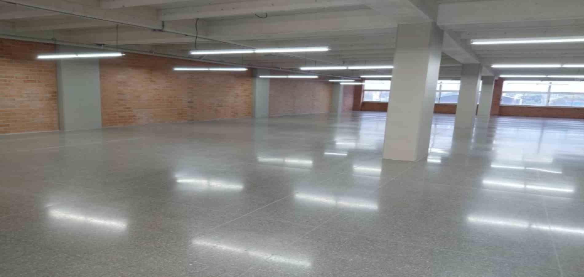 Oficina en arriendo ubicada en Medellín, sector Guayabal
