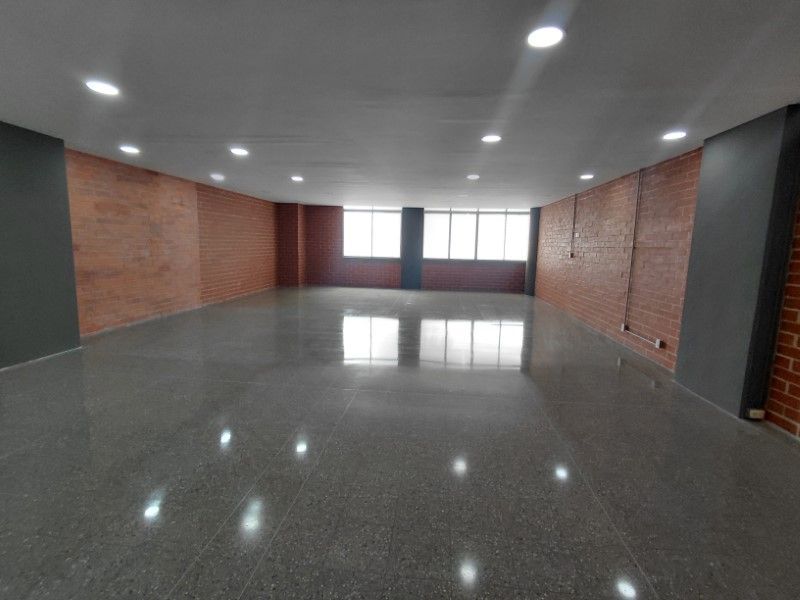 Oficina en arriendo ubicada en Medellín, sector Guayabal