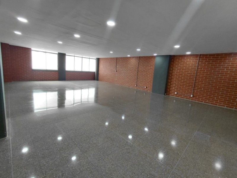 Oficina en arriendo ubicada en Medellín, sector Guayabal