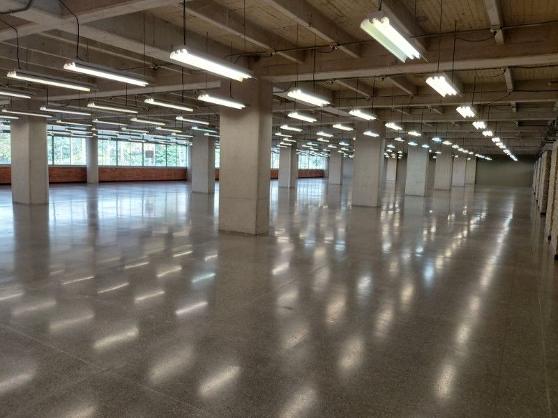 Oficina en arriendo ubicada en Medellín, sector Guayabal