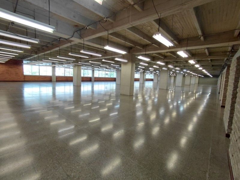 Oficina en arriendo ubicada en Medellín, sector Guayabal
