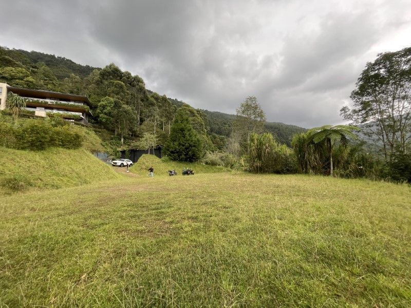 Lote en venta ubicado en Envigado, sector Loma del Escobero